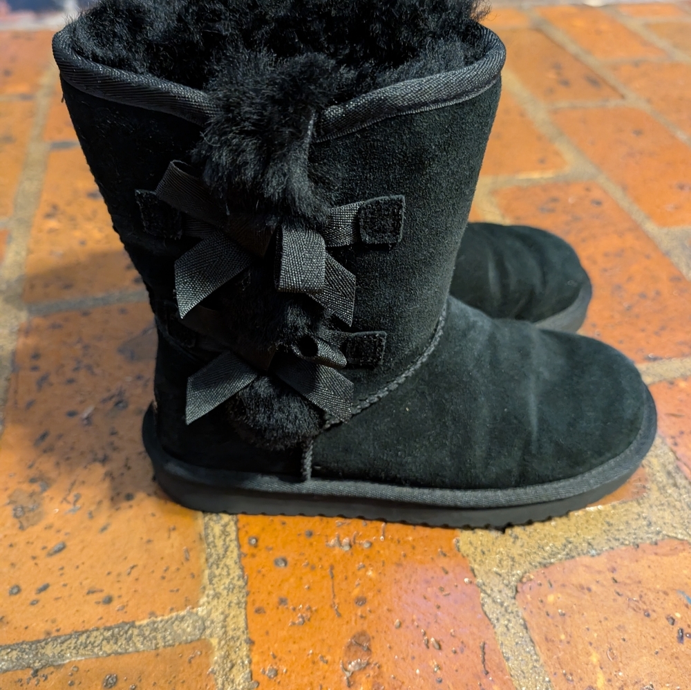 UGGs - Picture 3 of 6
